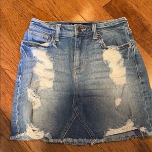 Hollister distressed miniskirt Sz 24